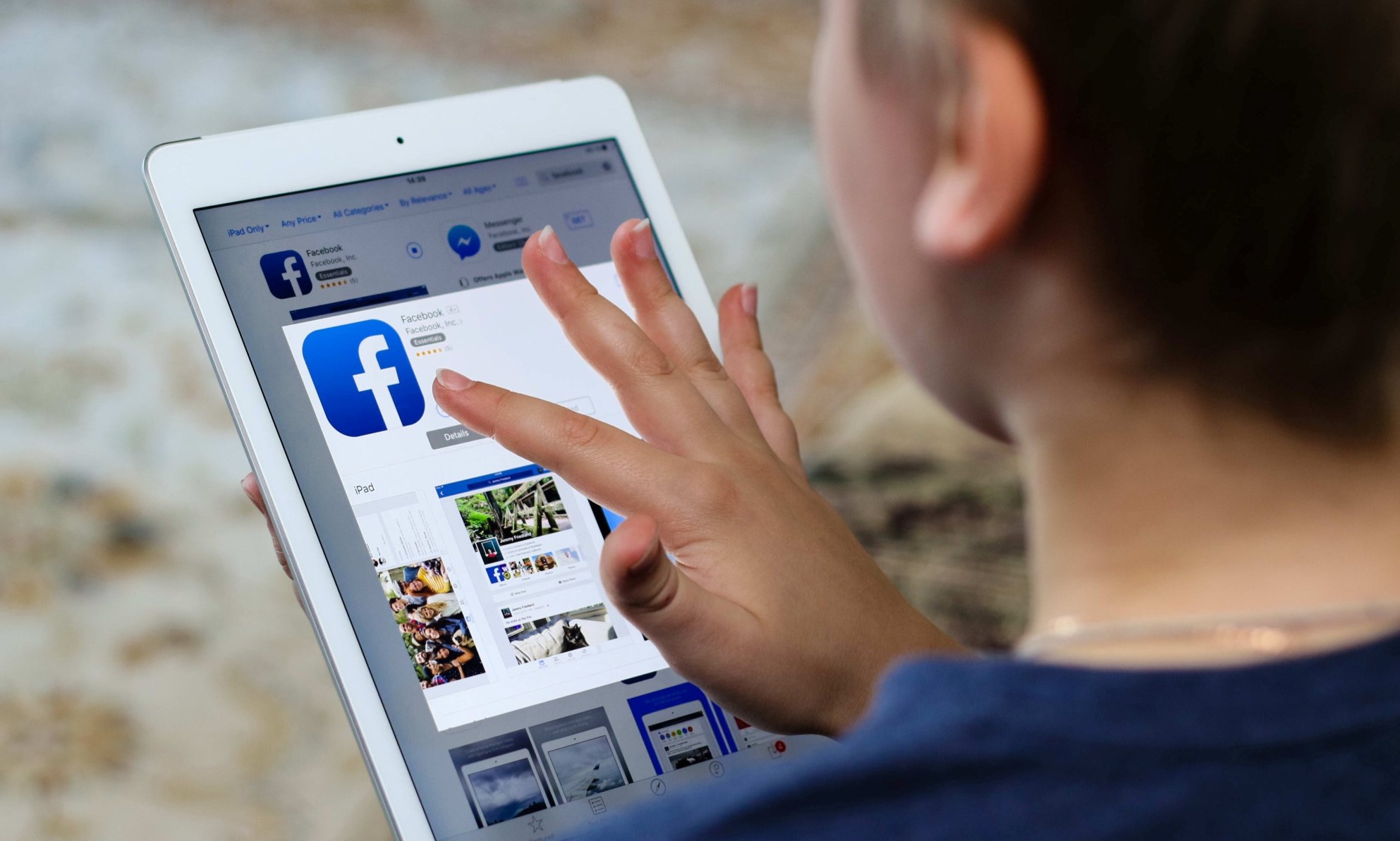 5 dấu hiệu cho thấy trẻ em đang bị "nghiện" mạng xã hội và cách xử lý